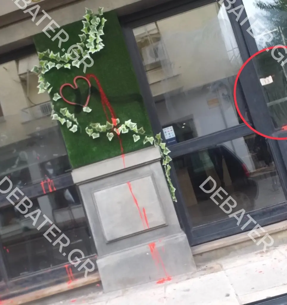 Έβαλε στο μαγαζί λουκέτο ο 47χρονος που κατηγορείται για παρενοχλήσεις στον Βύρωνα (pics)