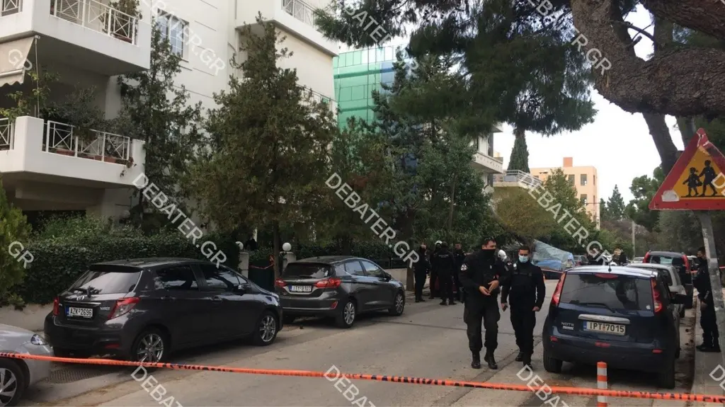 Γυναίκα πυροβόλησε τον πατέρα του παιδιού της στο Χαλάνδρι – Του είχε στήσει καρτέρι μπροστά στην κόρη τους