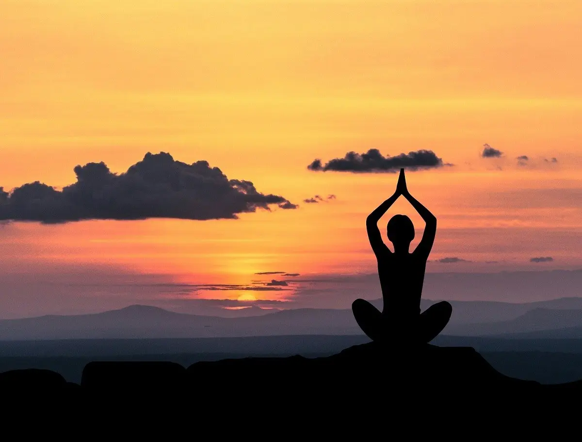 Ο γυμνιστής δάσκαλος yoga, η σύντροφος και το τρίο με 19χρονη – Υπόθεση βιασμού στη Ρόδο