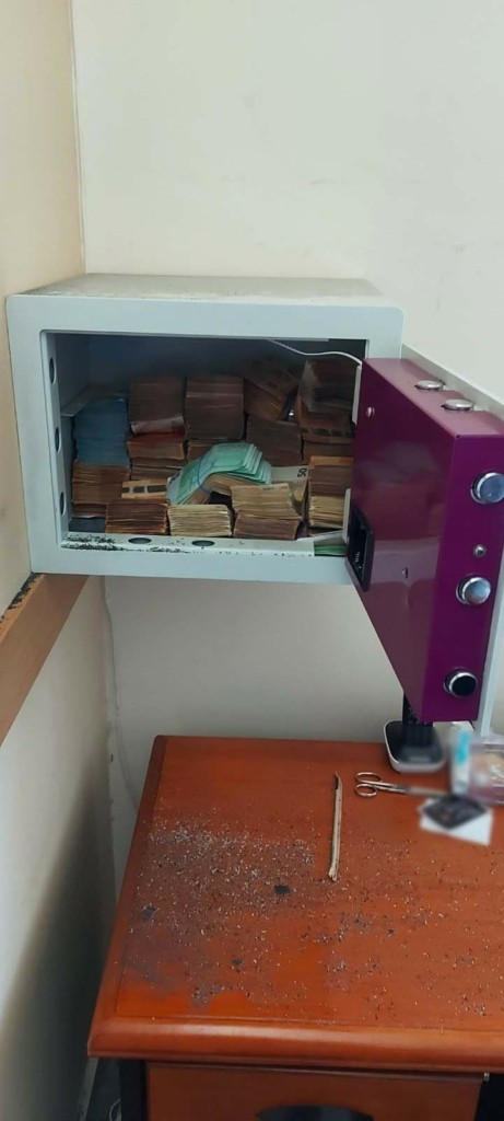 Στη φυλακή τρεις κατηγορούμενοι για το κύκλωμα των παράνομων ελληνοποιήσεων