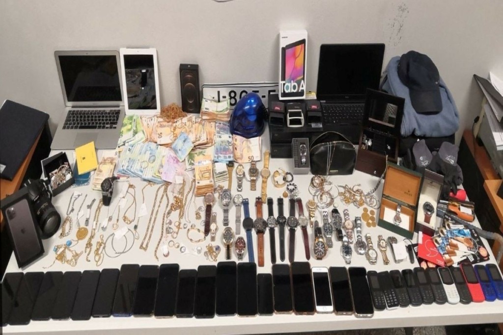 Πιάστηκε στη “φάκα” συμμορία που είχε ξαφρίσει δεκάδες σπίτια – Έφτιαχναν εικονικές επιχειρήσεις για να δικαιολογήσουν έξοδα