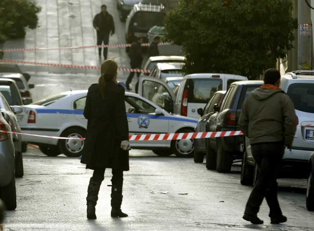 Απειλούσε να τη σκοτώσει με μαχαίρι μπροστά στο παιδί της – Πώς απετράπη η νέα γυναικοκτονία στη Θεσσαλονίκη