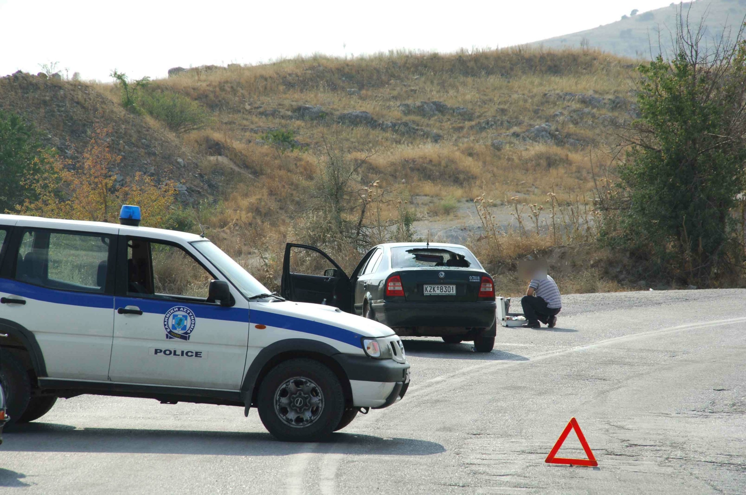 Άγρια καταδίωξη στην Αττική οδό – Ο δράστης έσπασε τις μπάρες των διοδίων και τραυμάτισε γυναίκα αστυνομικό