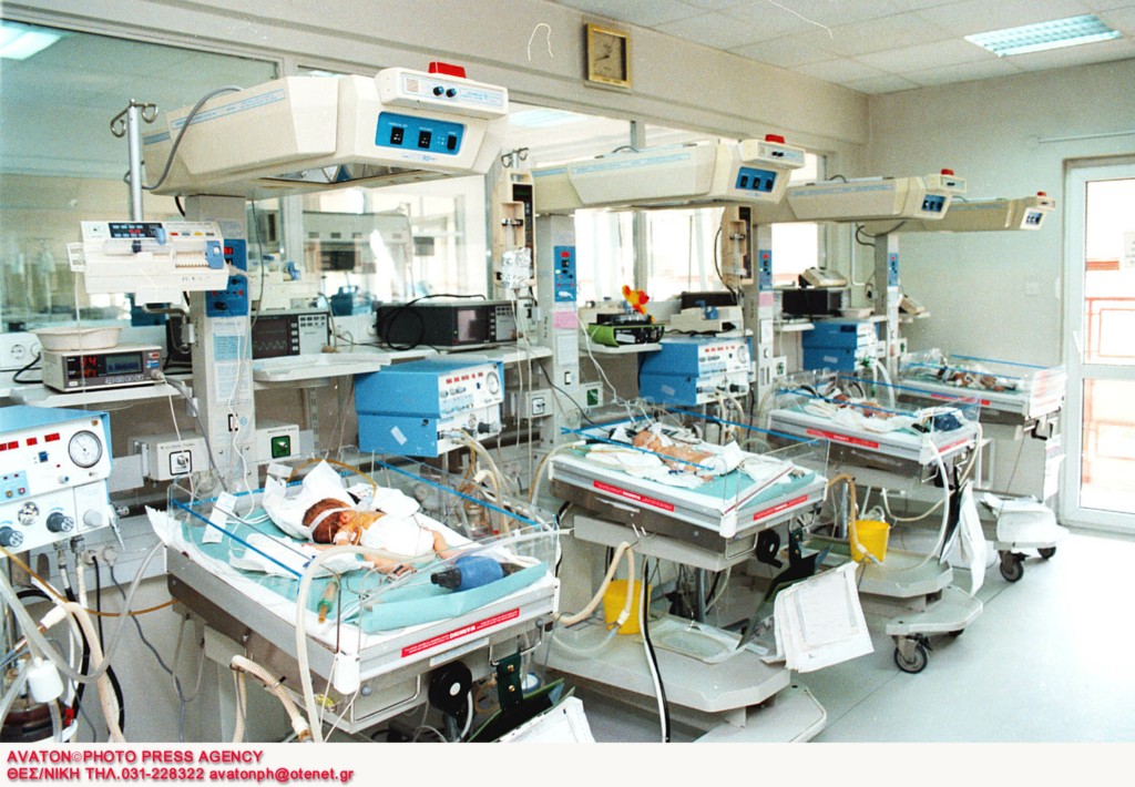 Βρέφος 6 ημερών διασωληνωμένο στην Πάτρα από κορονοϊό