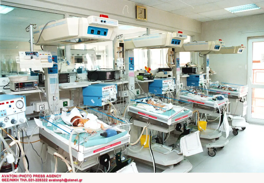 Βρέφος 6 ημερών διασωληνωμένο στην Πάτρα από κορονοϊό