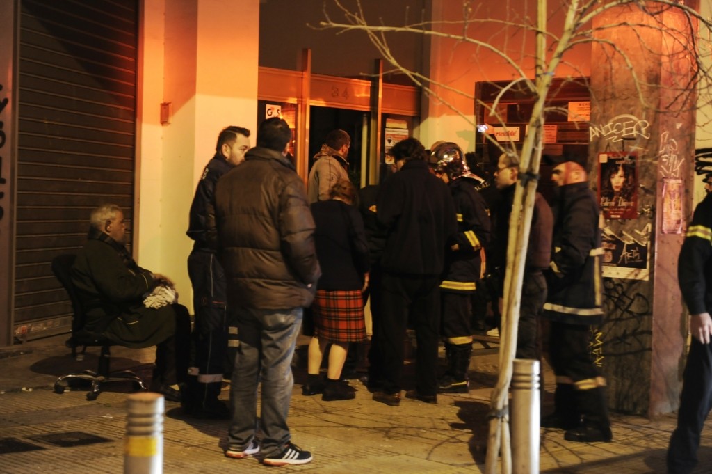 Έκρηξη από γκαζάκια στην είσοδο πολυκατοικίας στη Θεσσαλονίκη