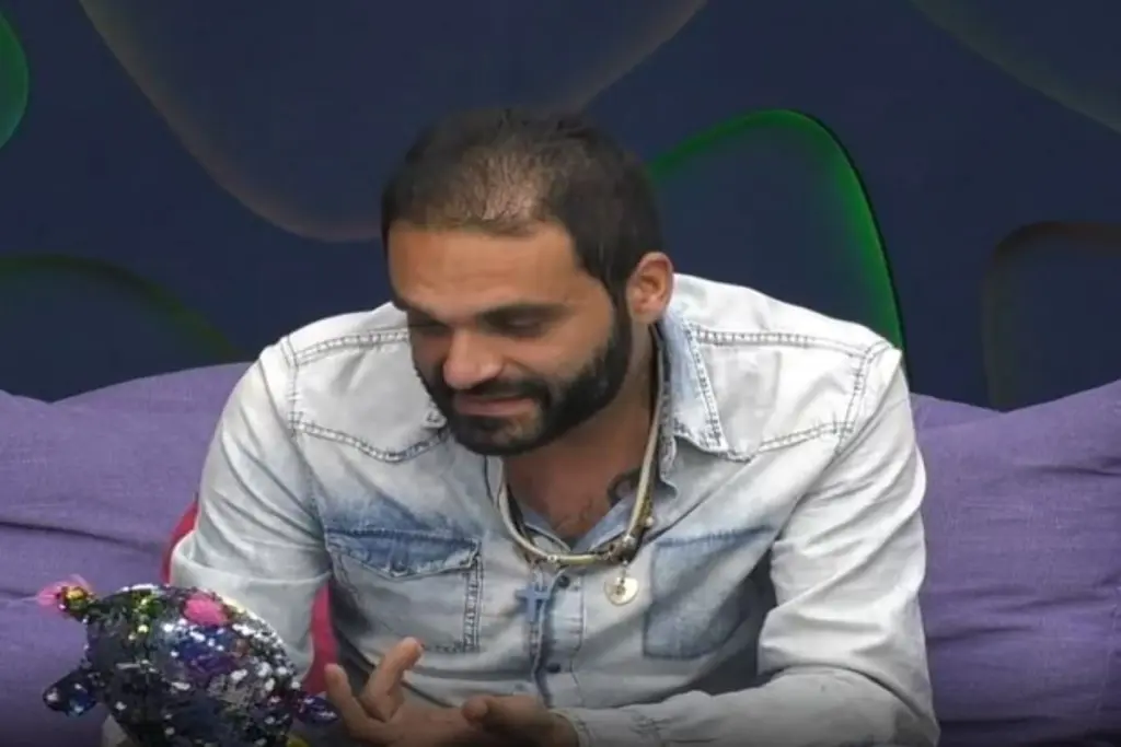 Το τελευταίο “παραλήρημα” του Στυλιανάκη στο σπίτι του Big Brother – Μιλά σε ένα κουκλάκι για Ευδοκία και Νίκο