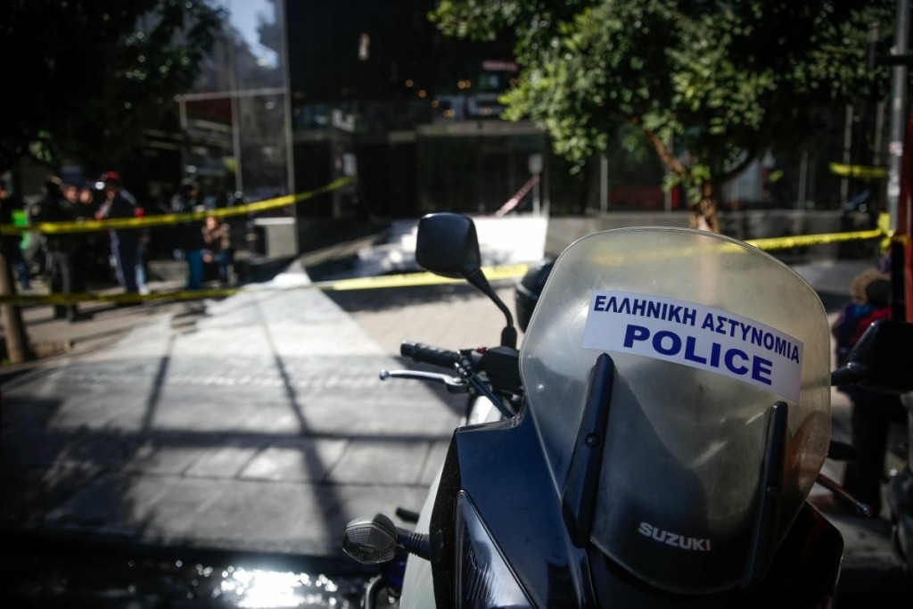 Ανατροπή στη δολοφονία της 55χρονης σε ζαχαροπλαστείο στη Θεσσαλονίκη – Την πυροβόλησε ο πρώην σύζυγος της