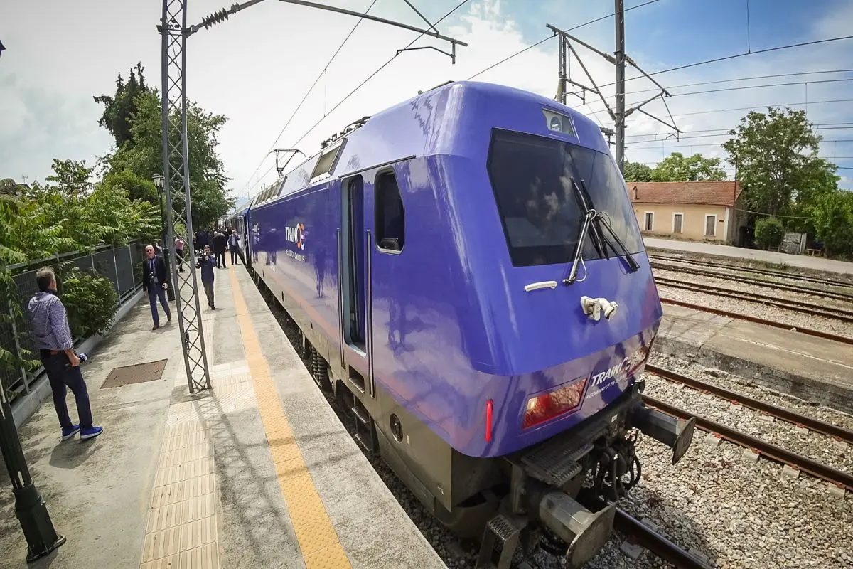 Τρένο παρέσυρε πεζό στη Θεσσαλονίκη – Σε κρίσιμη κατάσταση στο νοσοκομείο ο τραυματίας