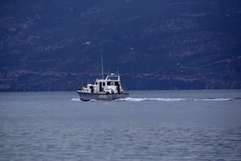 Νέα τραγωδία στο Αιγαίο – Ένας νεκρός μετά τη βύθιση σκάφους με μετανάστες στη Φολέγανδρο