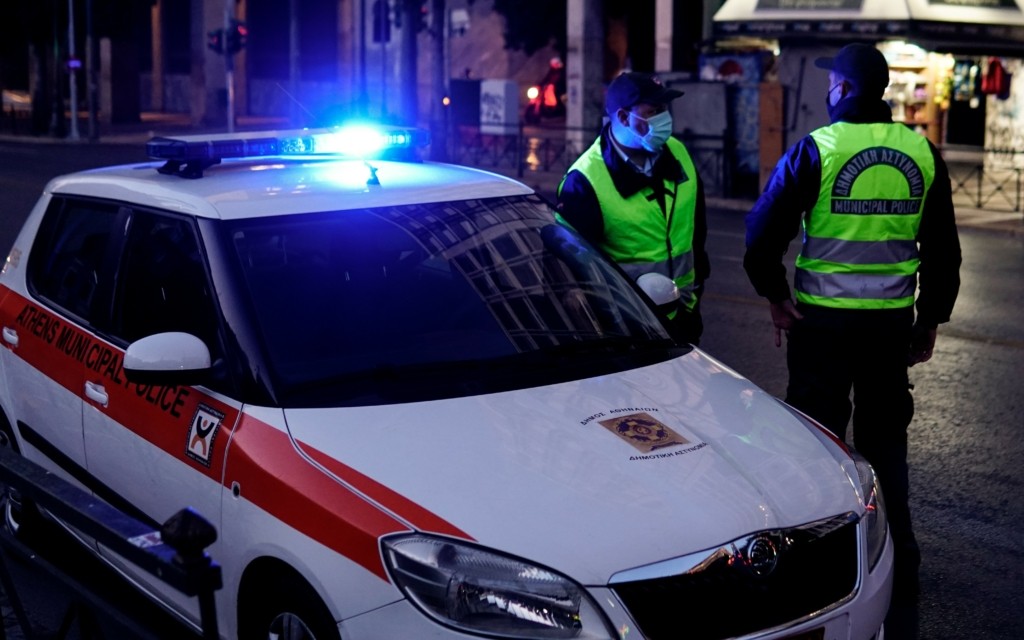Οκτώ συλλήψεις κι ένα λουκέτο την Πέμπτη – Πάνω από 83.500 έλεγχοι για τα μέτρα του κορονοϊού