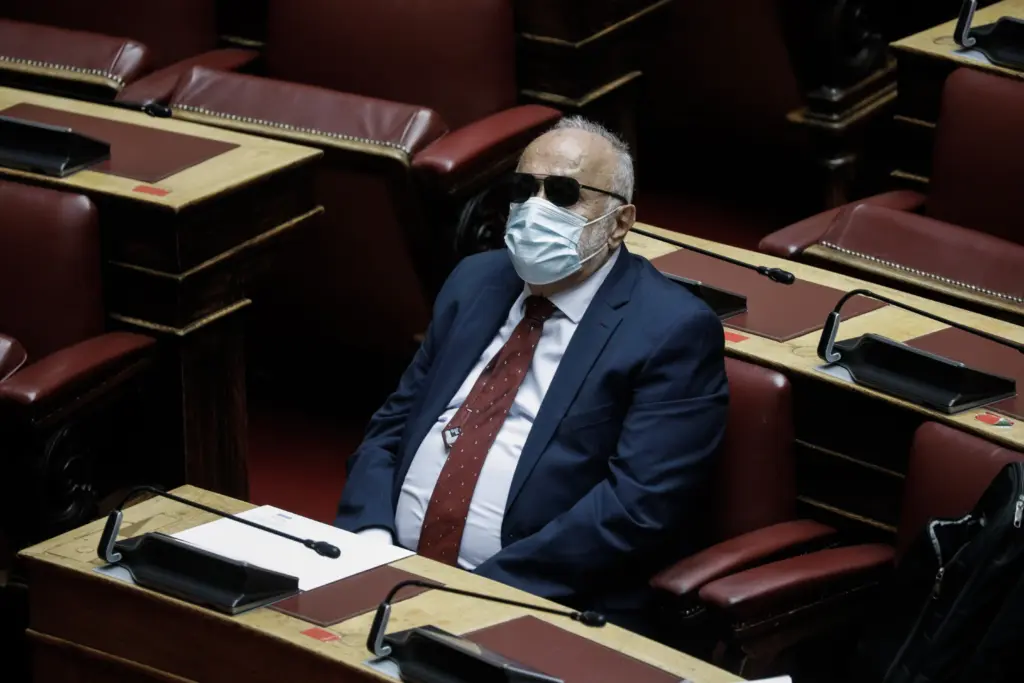 Παραιτείται από τη βουλευτική ασυλία ο Κουρουμπλής – Θα καταθέσει μήνυση για τους θανάτους ασθενών