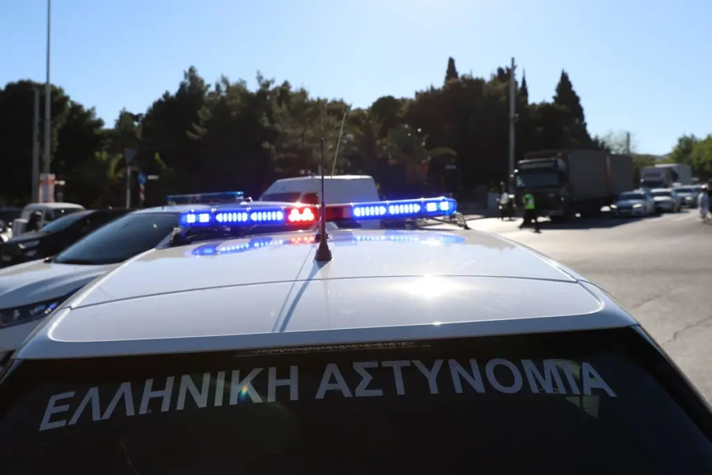 Επεισοδιακή καταδίωξη στο Μενίδι με πυροβολισμούς – Πέντε συλλήψεις