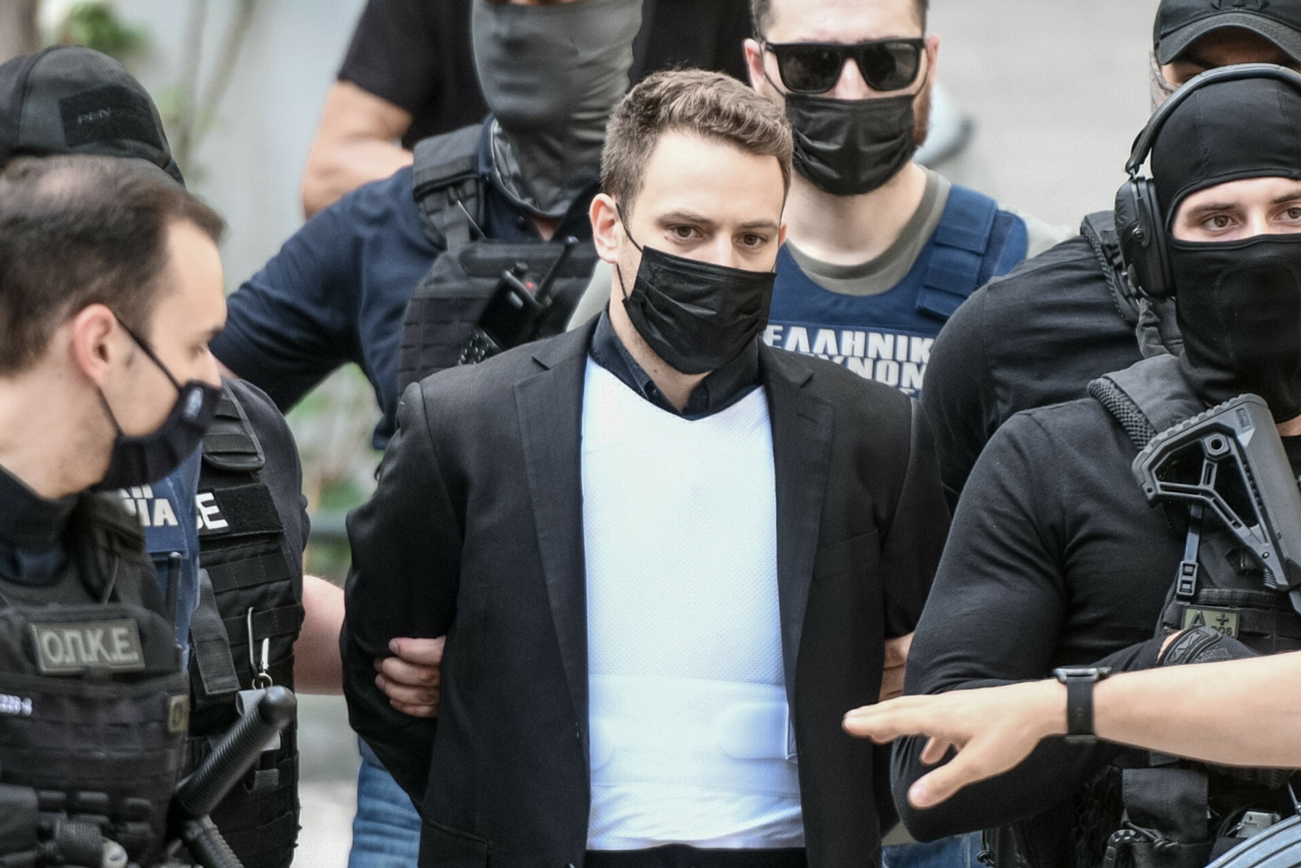 Αλλάζει επώνυμο η μικρή Λυδία – Οργισμένη η αντίδραση του Μπάμπη Αναγνωστόπουλου (vid)