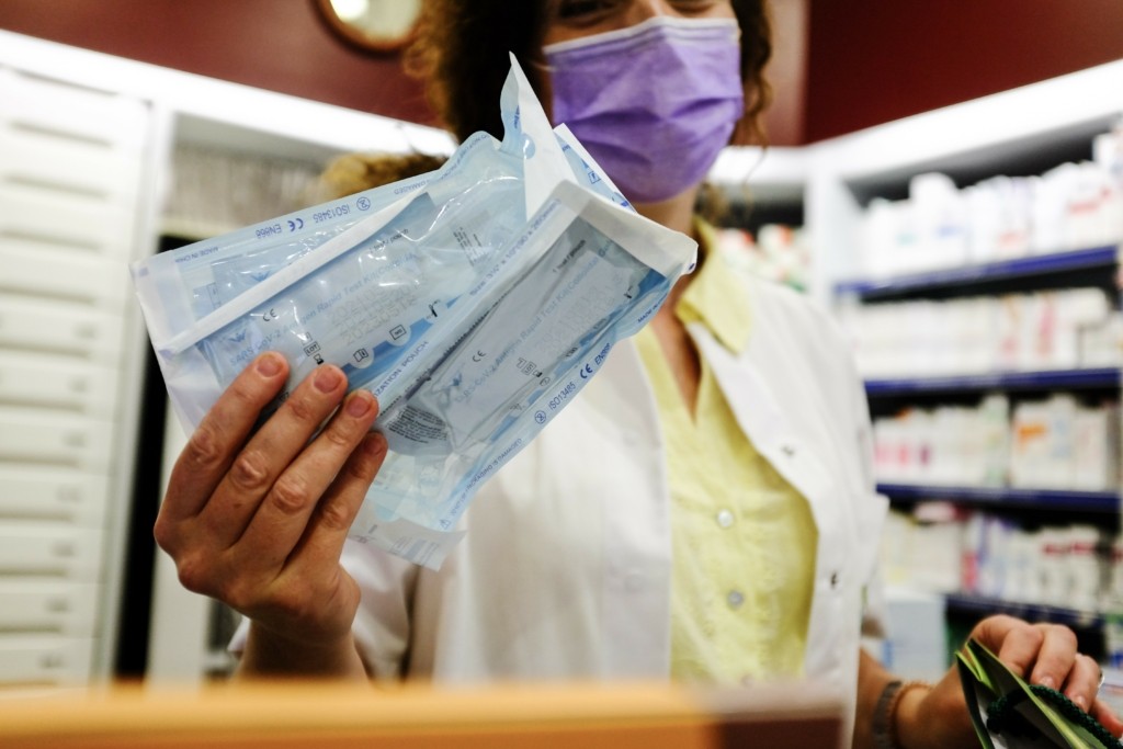 Από σήμερα η διάθεση δωρεάν self test για τις γιορτές – Μέχρι πότε θα είναι ανοιχτή η πλατφόρμα