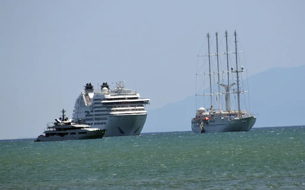 Τα CDC συστήνουν να αποφεύγονται οι κρουαζιέρες ακόμα και για τους εμβολιασμένους