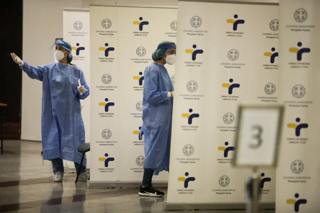 Ξανά πάνω από 1.500 νέα κρούσματα στην Αττική – Τριψήφια νούμερα σε Θεσσαλονίκη και ακόμα 6 περιοχές