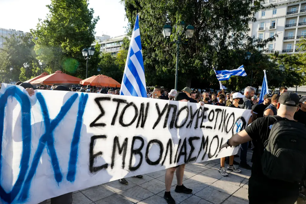 Διαμαρτυρία στα Χανιά κατά των υποχρεωτικών εμβολιασμών και των προστίμων (pics)