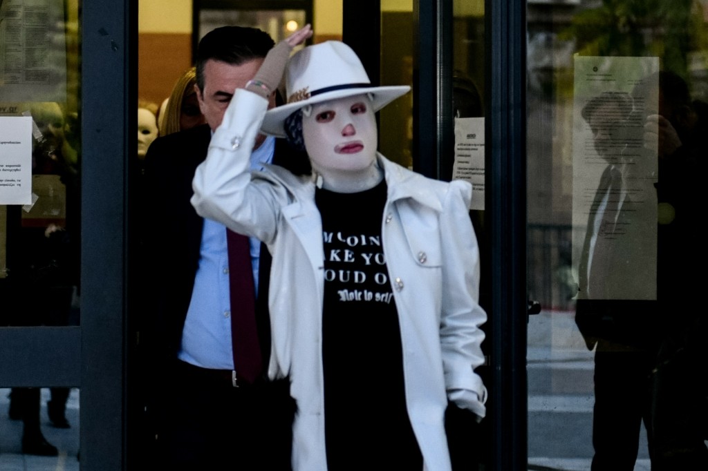Στο Παρίσι για νέο κύκλο θεραπειών η Ιωάννα Παλιοσπύρου – Μαζί της η Αννίτα Ναθαναήλ