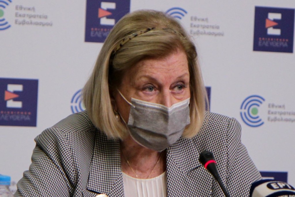 Γιατί αποφασίστηκε να γίνεται στο τρίμηνο η τρίτη δόση εμβολίου