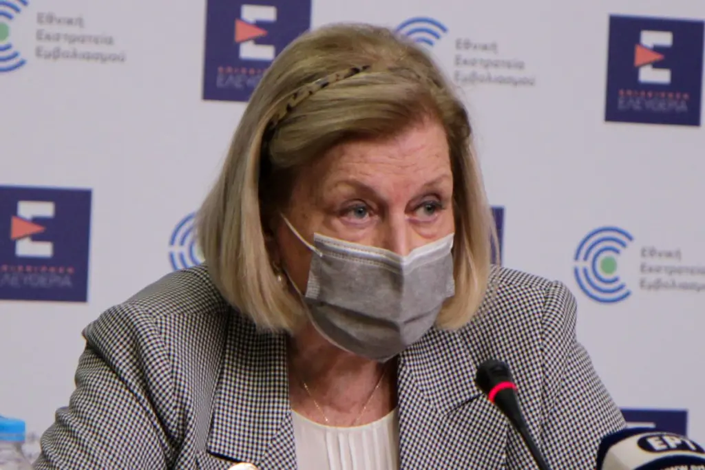 Γιατί αποφασίστηκε να γίνεται στο τρίμηνο η τρίτη δόση εμβολίου