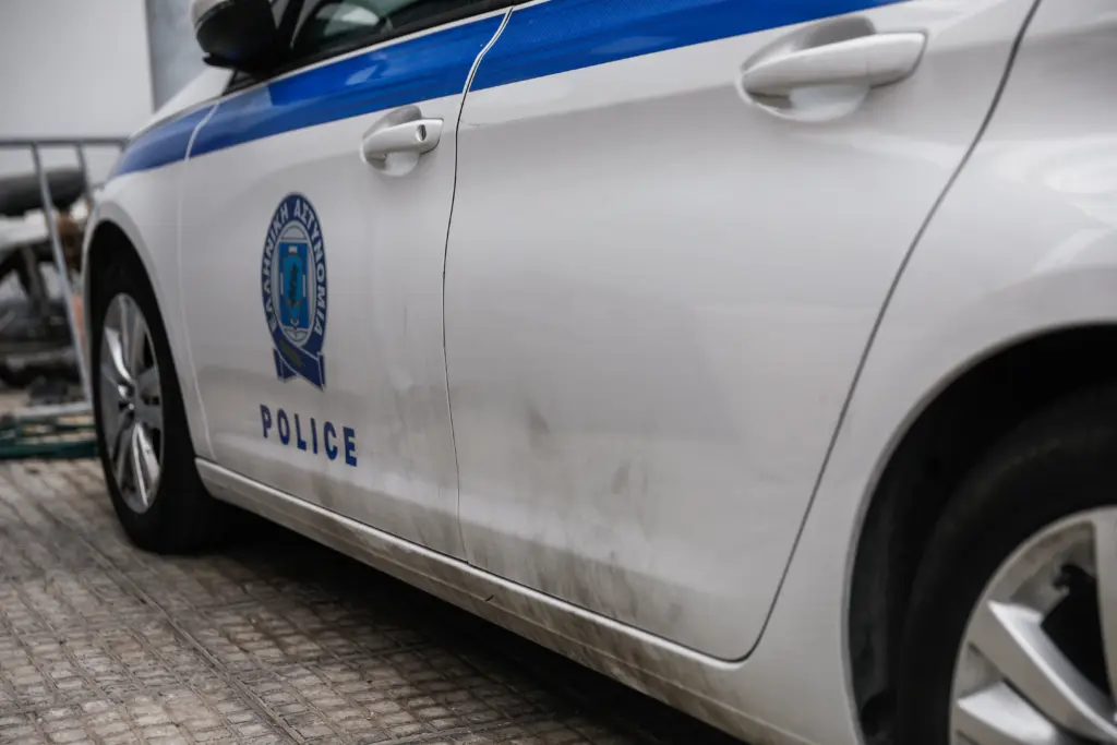 Απείλησε τη σύζυγό του για το…λάδι στο τραπέζι – Πήρε τα παιδιά και έφυγε
