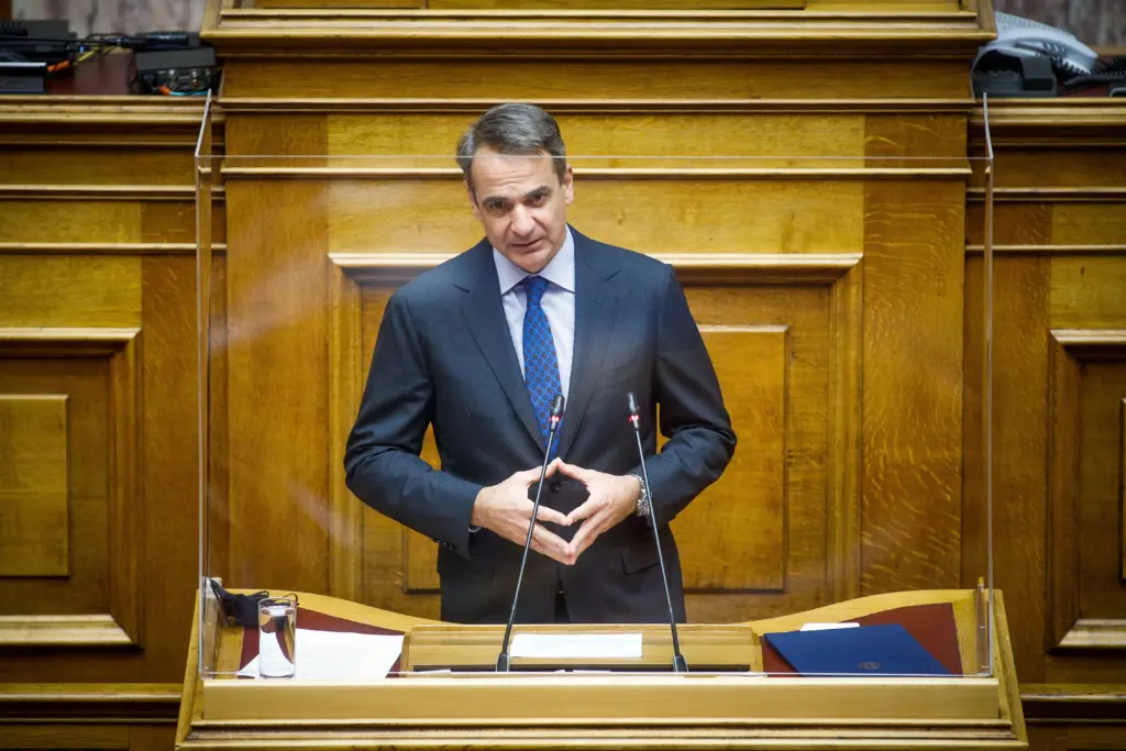 Νέα παρέμβαση Μητσοτάκη στη Βουλή για τον υποχρεωτικό εμβολιασμό