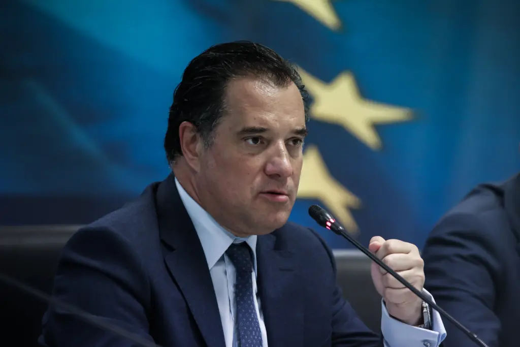 Ο Άδωνις Γεωργιάδης προανήγγειλε βροχή από πρόστιμα στα βενζινάδικα – “Θα πάω ο ίδιος σε πρατήρια στα νησιά” (vid)