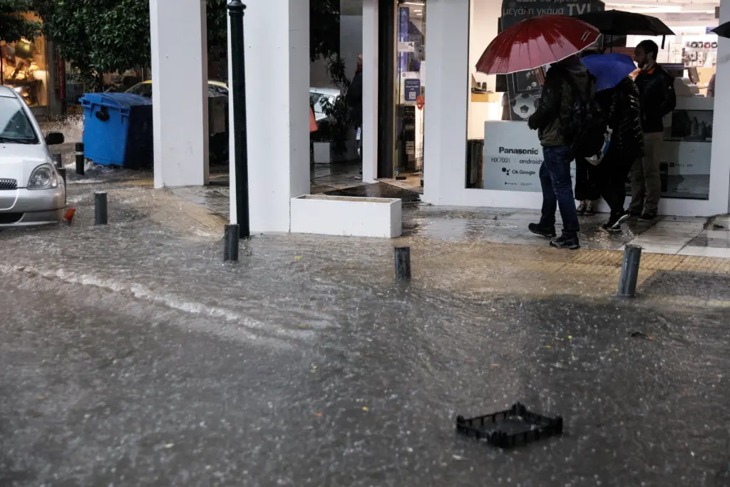 Έκτακτο δελτίο επιδείνωσης του καιρού – Πού θα “χτυπήσει” η κακοκαιρία
