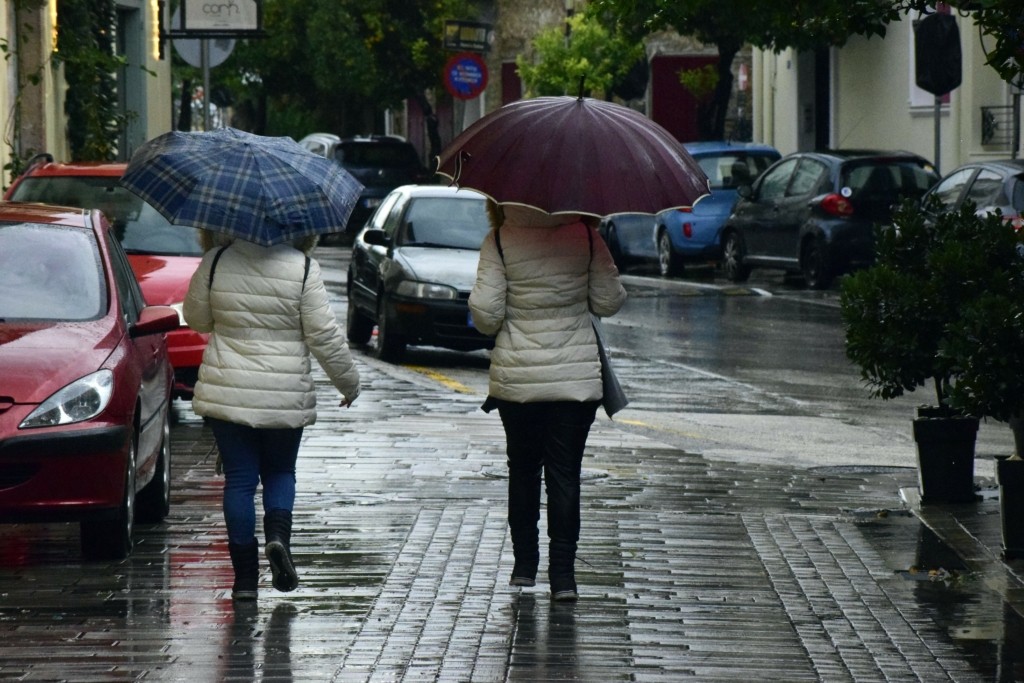Αγριεύει από το μεσημέρι ο καιρός, το Σάββατο τα χειρότερα – Πού χρειάζεται προσοχή