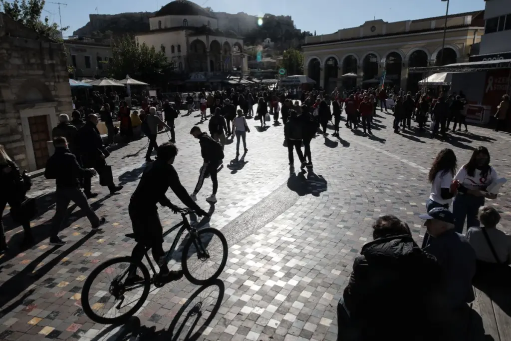 Δεν σταματά η εκτόξευση των διασωληνωμένων  – Έφτασαν τους 704 – Στα 6260 τα νέα κρούσματα