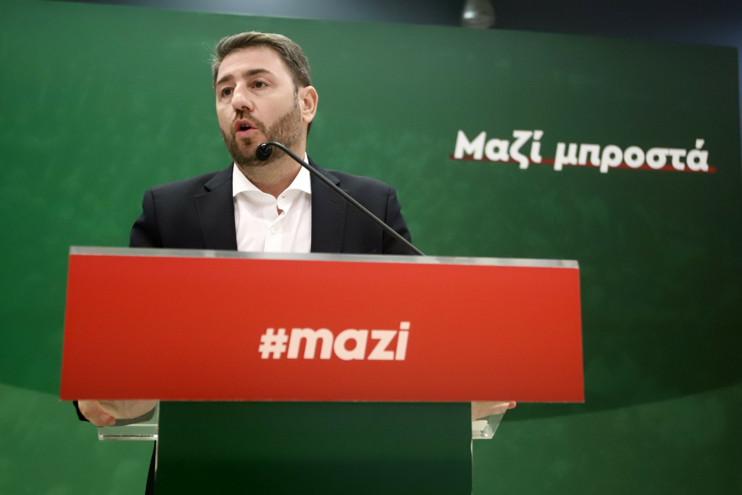 Ο Ανδρουλάκης “σηκώνει το γάντι” – “Fake news από Παπανδρέου, δεν κάνω παρασκηνιακές διαπραγματεύσεις”