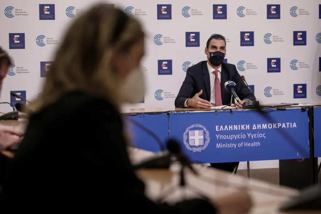 Θεμιστοκλέους για εμβολιασμούς παιδιών 5 – 11 ετών – “Ο παιδίατρος θα μπορεί να εμβολιάζει και τους συνοδούς”