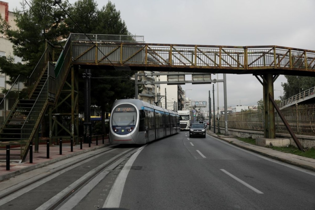 Διαψεύδει η ΣΤΑ.ΣΥ την εμπλοκή συρμού του τραμ στο ατύχημα που σημειώθηκε στον Πειραιά