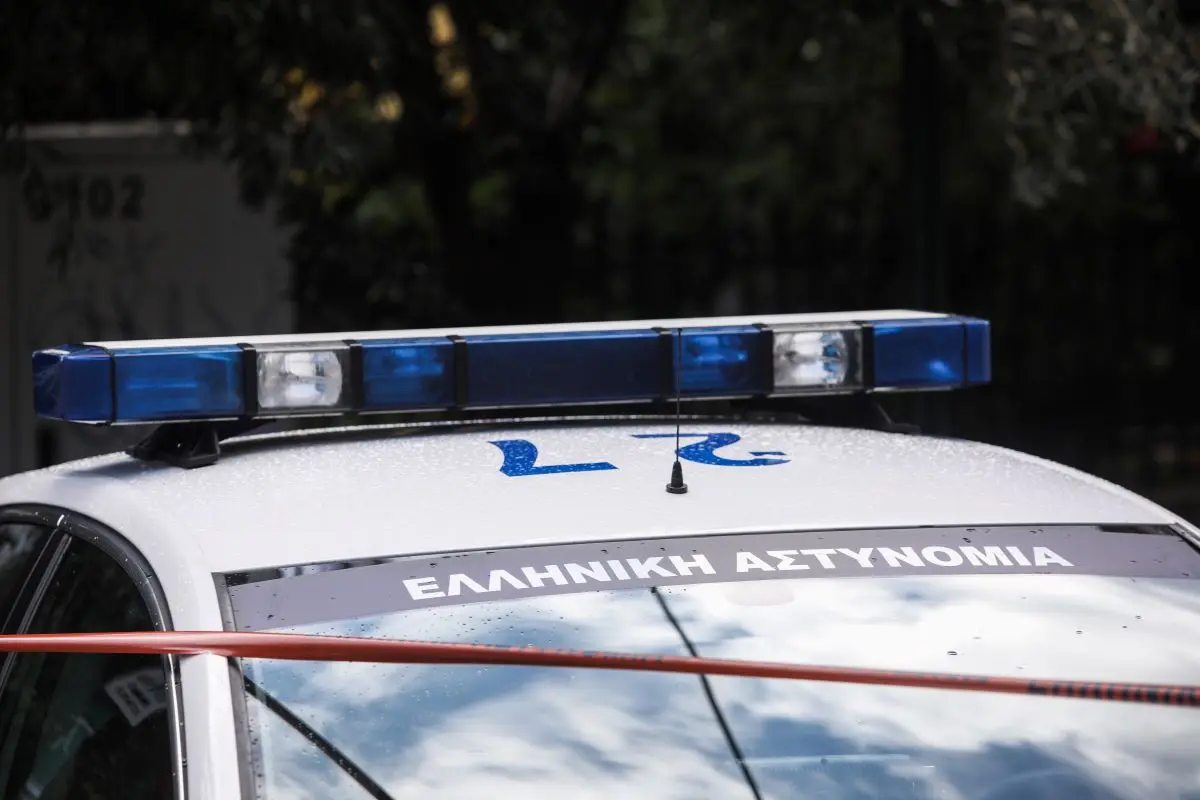 Νέο περιστατικό βίας στο Νέο Φάληρο – Απειλούσε τη γυναίκα του και το παιδί τους με μαχαίρι