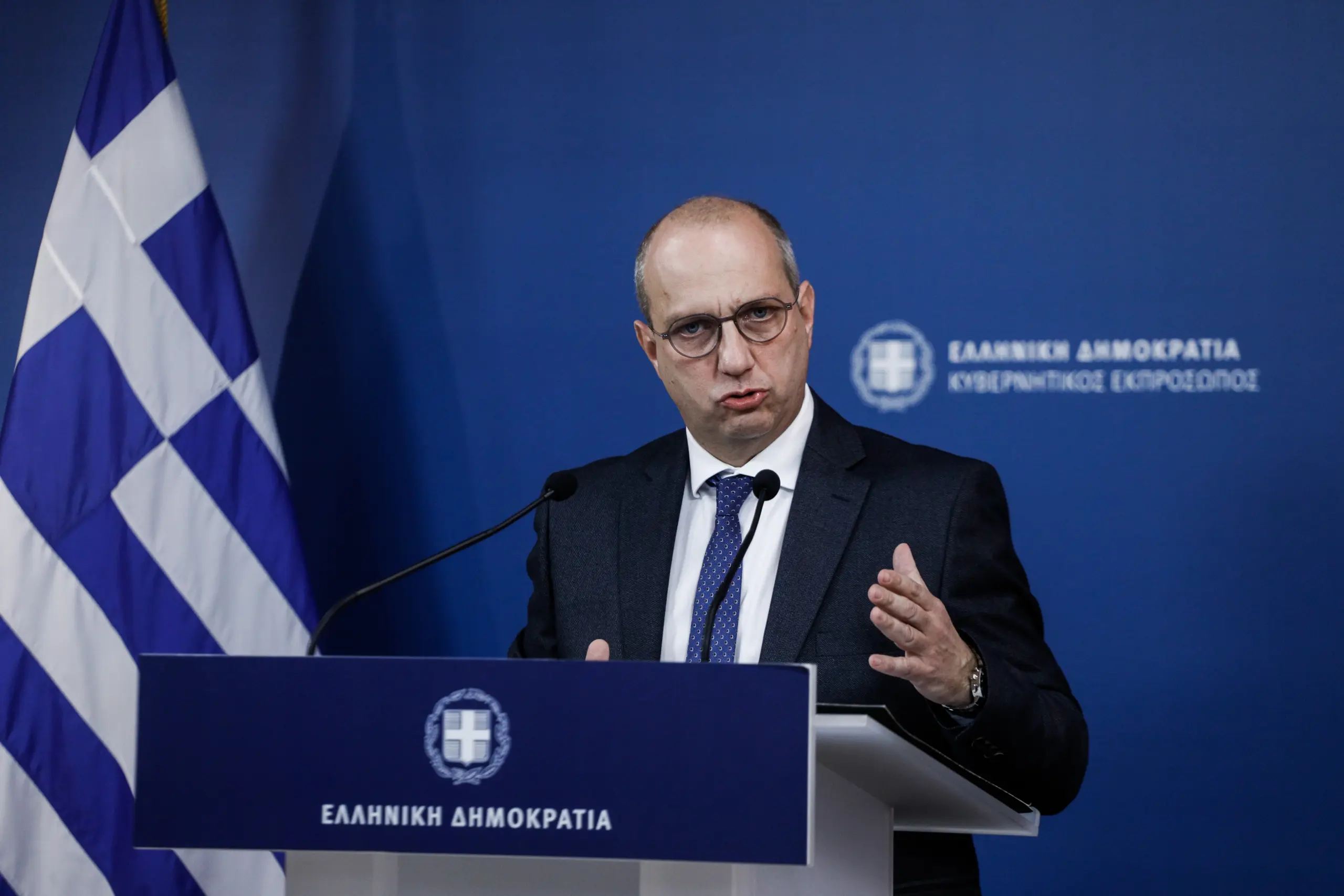Οικονόμου για εφαρμογή των νέων μέτρων πριν την Πρωτοχρονιά – “‘Ετοιμοι να παρέμβουμε ανά πάσα στιγμή”