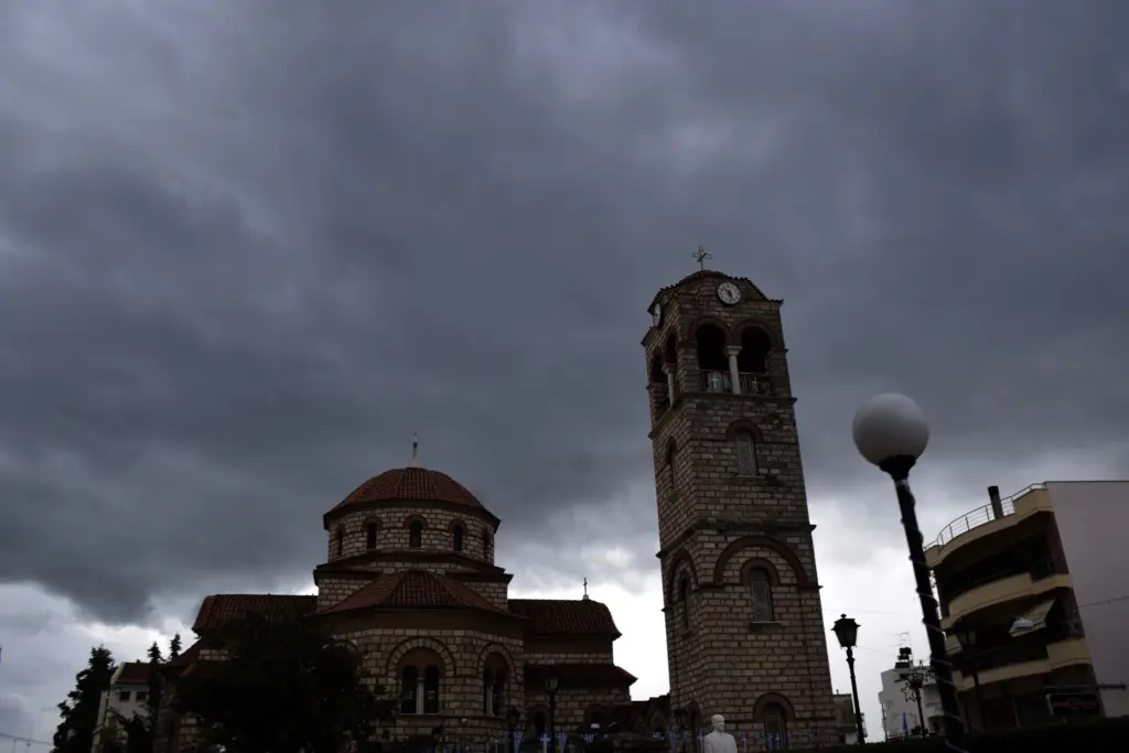 Προσωρινή απαγόρευση ιεροπραξιών για τους δύο ιερείς που κρίθηκαν προφυλακιστέοι για σεξουαλική κακοποίηση 19χρονου