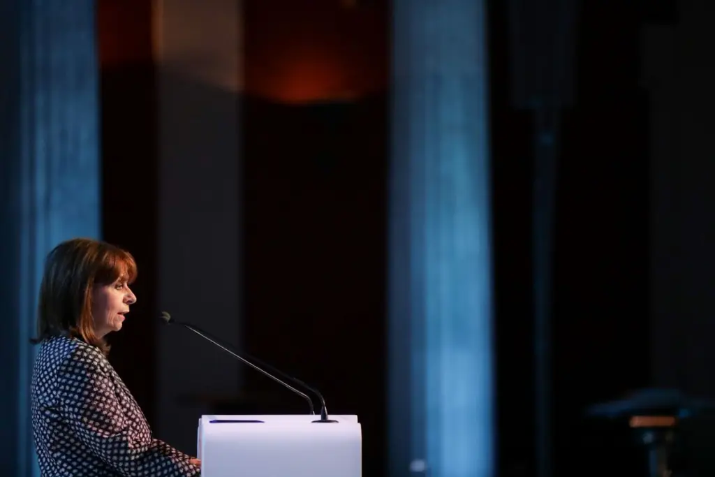 Το μήνυμα της Κατερίνας Σακελλαροπούλου για την ενδοοικογενειακή βία