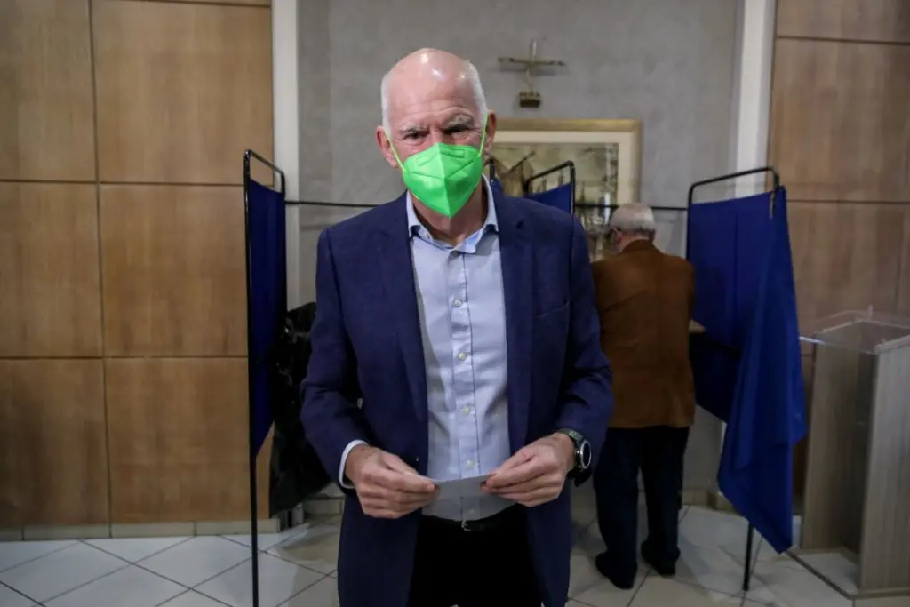 Ο Γιώργος Παπανδρέου τηλεφώνησε στον Νίκο Ανδρουλάκη για συγχαρητήρια