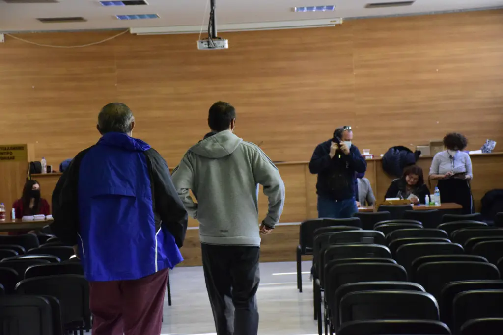 Τα πρώτα αποτελέσματα για τις εκλογές στο ΚΙΝΑΛ από τη Λάρισα
