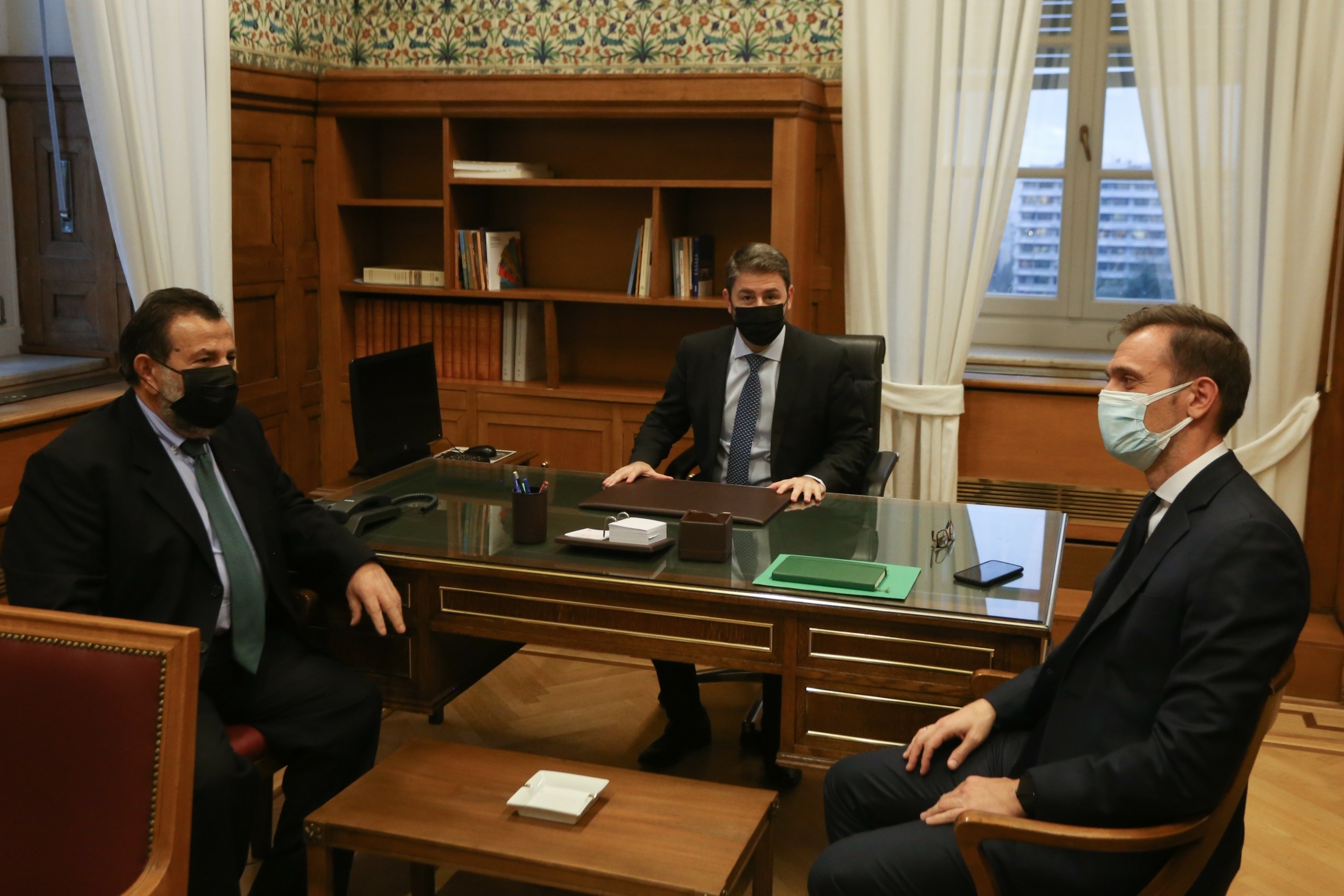 Η πρόταση του Νίκου Ανδρουλάκη για επικεφαλής της ΚΟ – Έντονο “άρωμα γυναίκας”