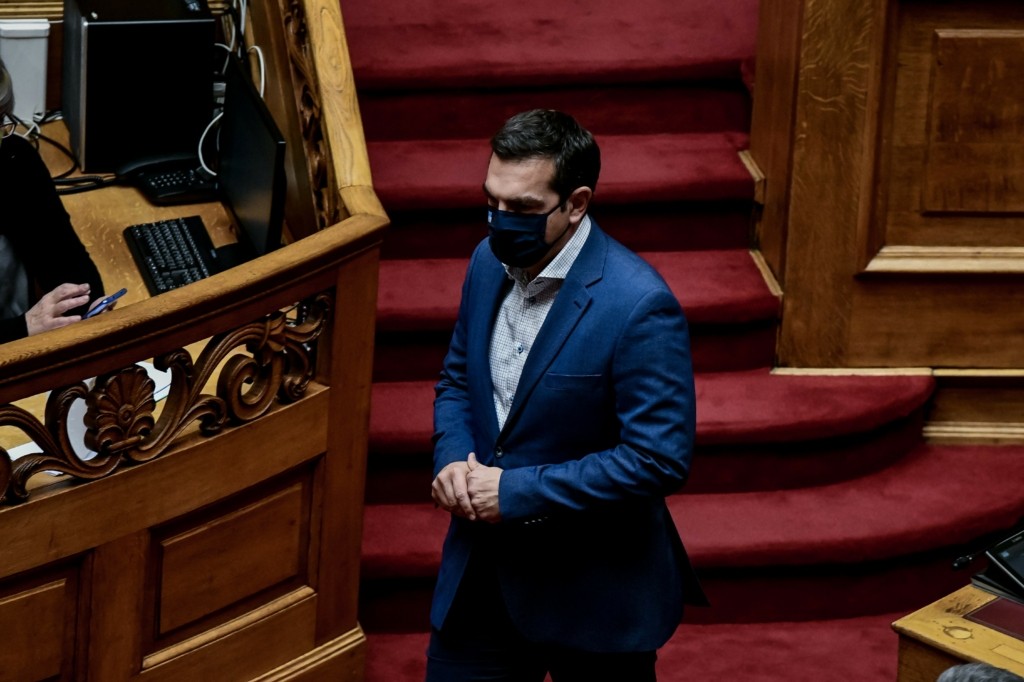 Τσίπρας κατά Μητσοτάκη – “Σε οποιαδήποτε άλλη χώρα της ΕΕ ο πρωθυπουργός θα είχε παραιτηθεί”