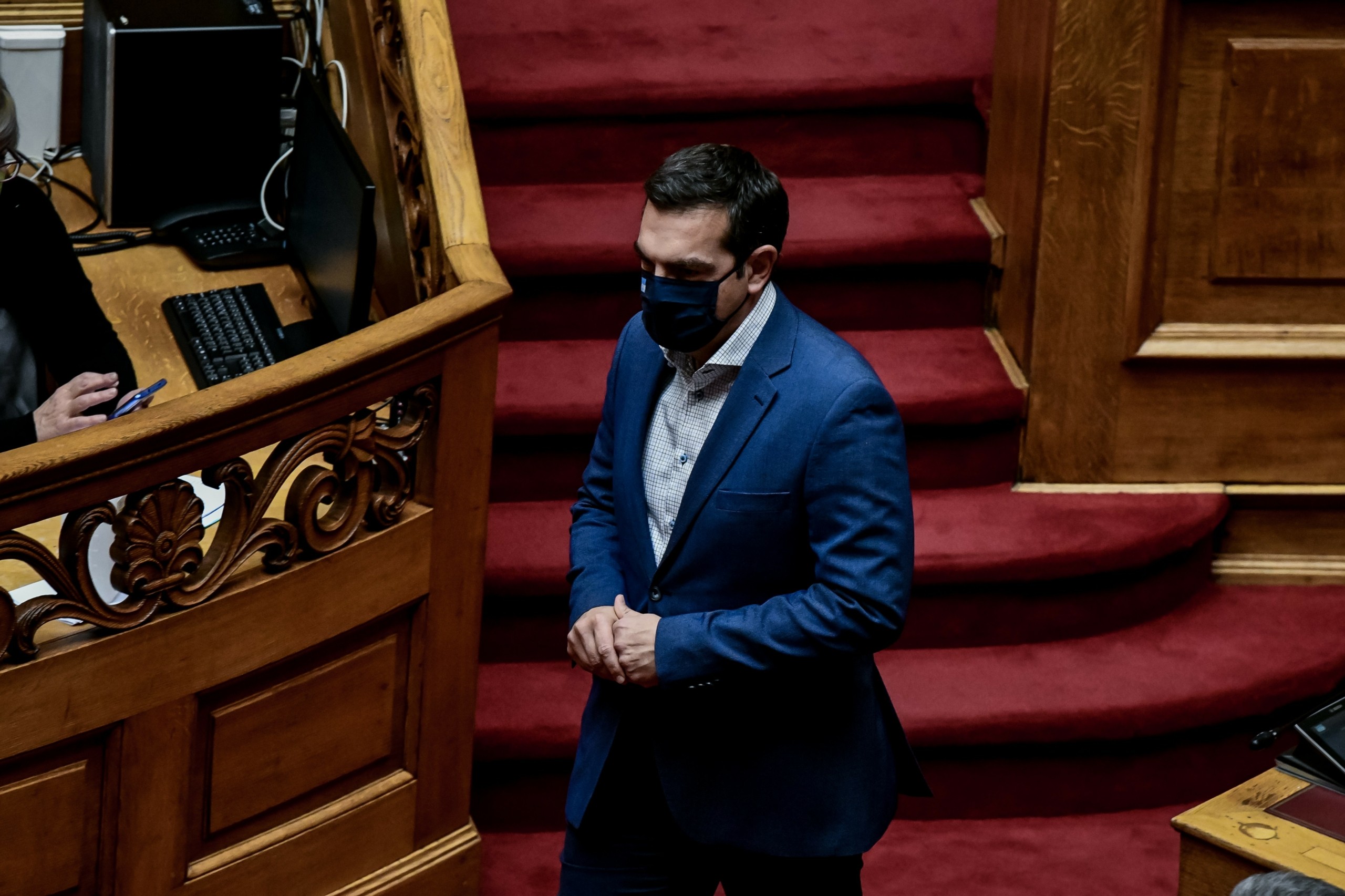 Τσίπρας κατά Μητσοτάκη – “Σε οποιαδήποτε άλλη χώρα της ΕΕ ο πρωθυπουργός θα είχε παραιτηθεί”