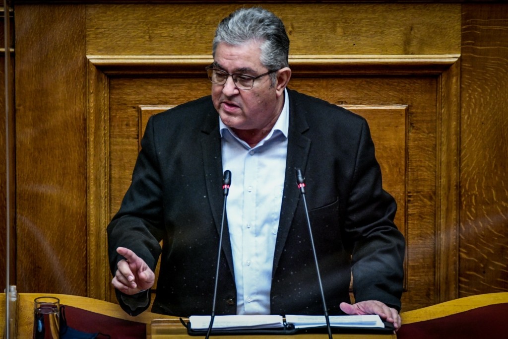 Επίθεση Κουτσούμπα σε ΝΔ και ΣΥΡΙΖΑ – “Μαλώνουν κακοποιώντας την έννοια της πραγματικής προόδου”