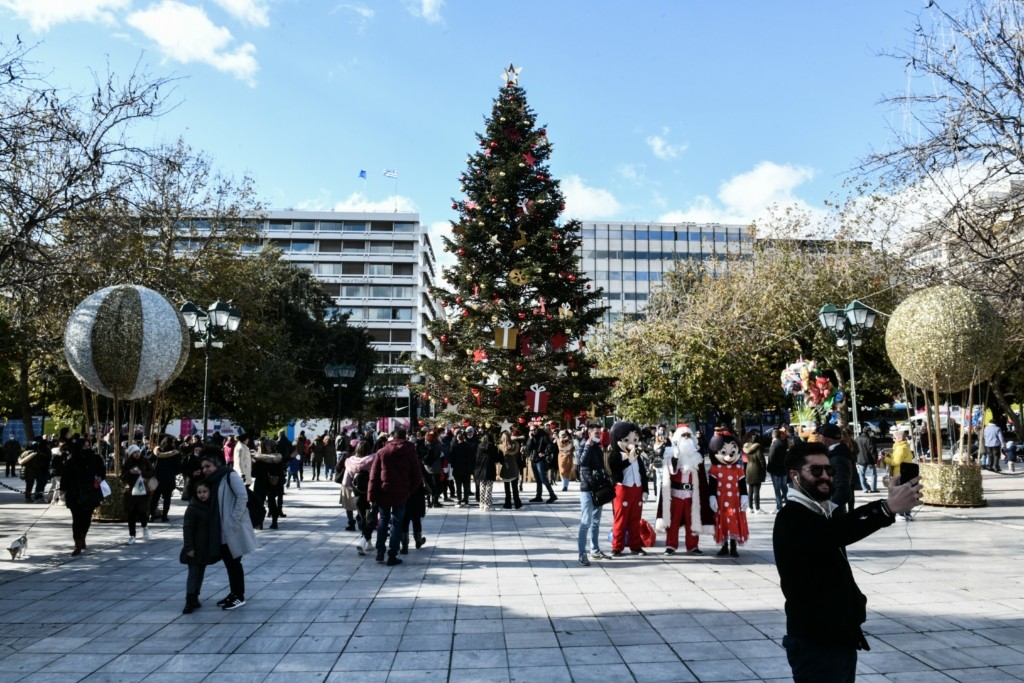 “Στη σκιά” της μετάλλαξης Όμικρον τα Χριστούγεννα στην Ευρώπη – Τι εξετάζει η ελληνική κυβέρνηση (vid)