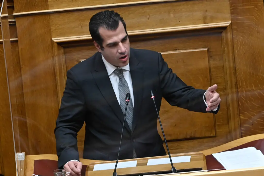 Παρατείνεται έως 31 Μαρτίου η αναστολή των υγειονομικών – Τελεσίγραφο Πλεύρη και “παράθυρο” για απολύσεις