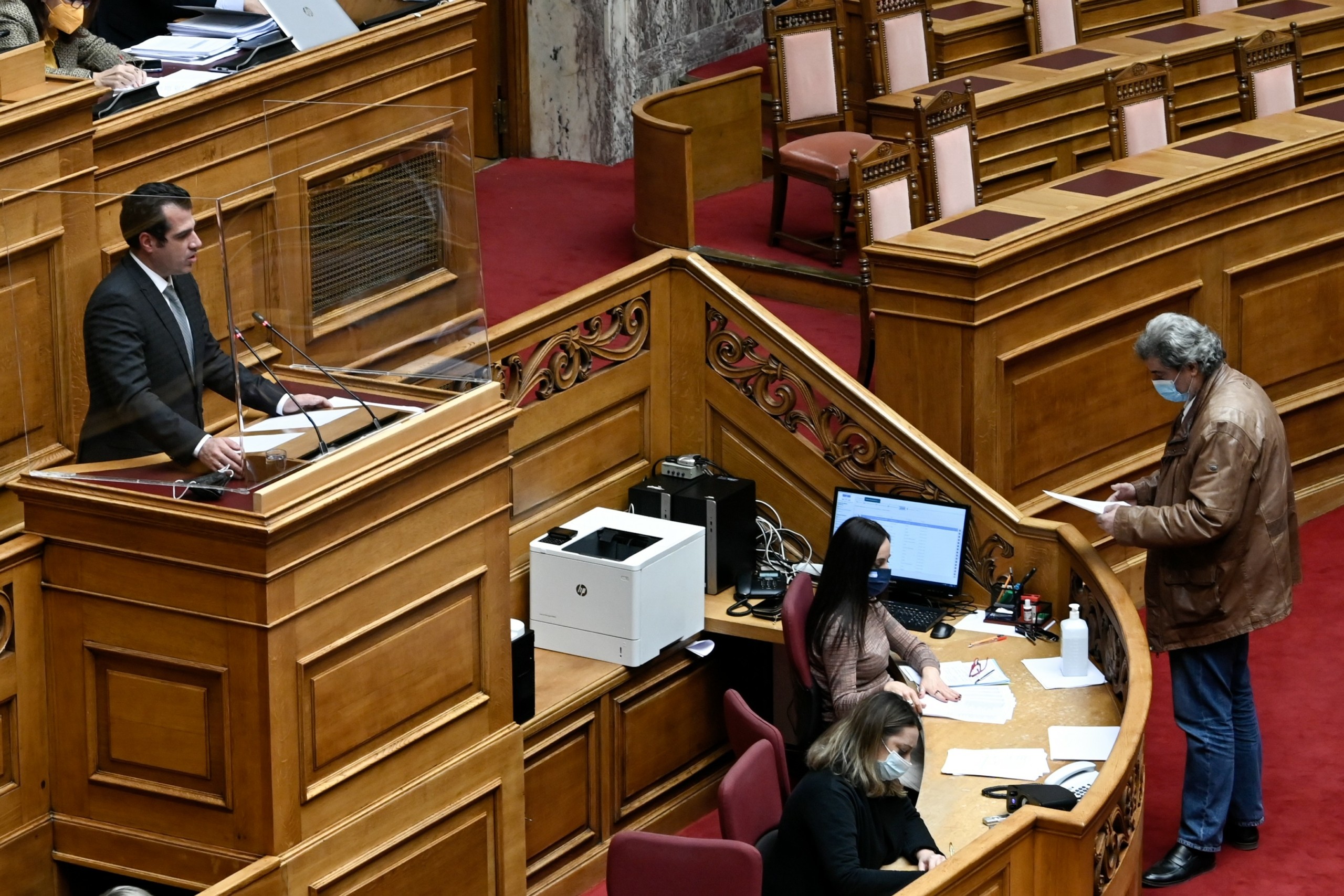 Ο Πλεύρης επιβεβαίωσε πως μετά τις γιορτές έρχονται και νέα πιο αυστηρά μέτρα
