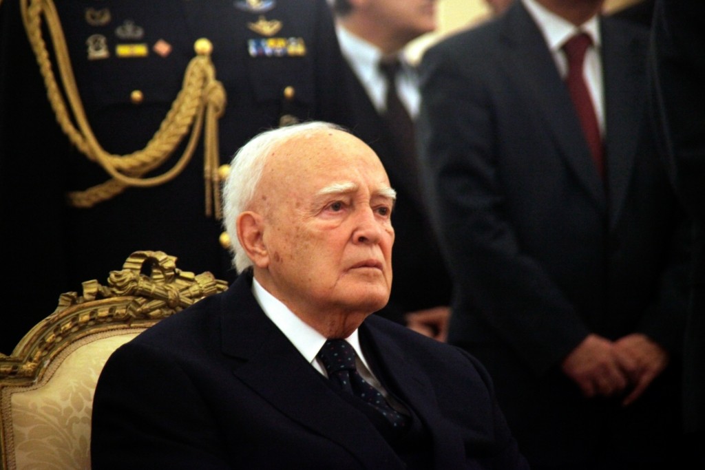 Την Τετάρτη η εξόδιος ακολουθία του Κάρολου Παπούλια στο Παγκράτι – Την Πέμπτη στα Ιωάννινα η κηδεία