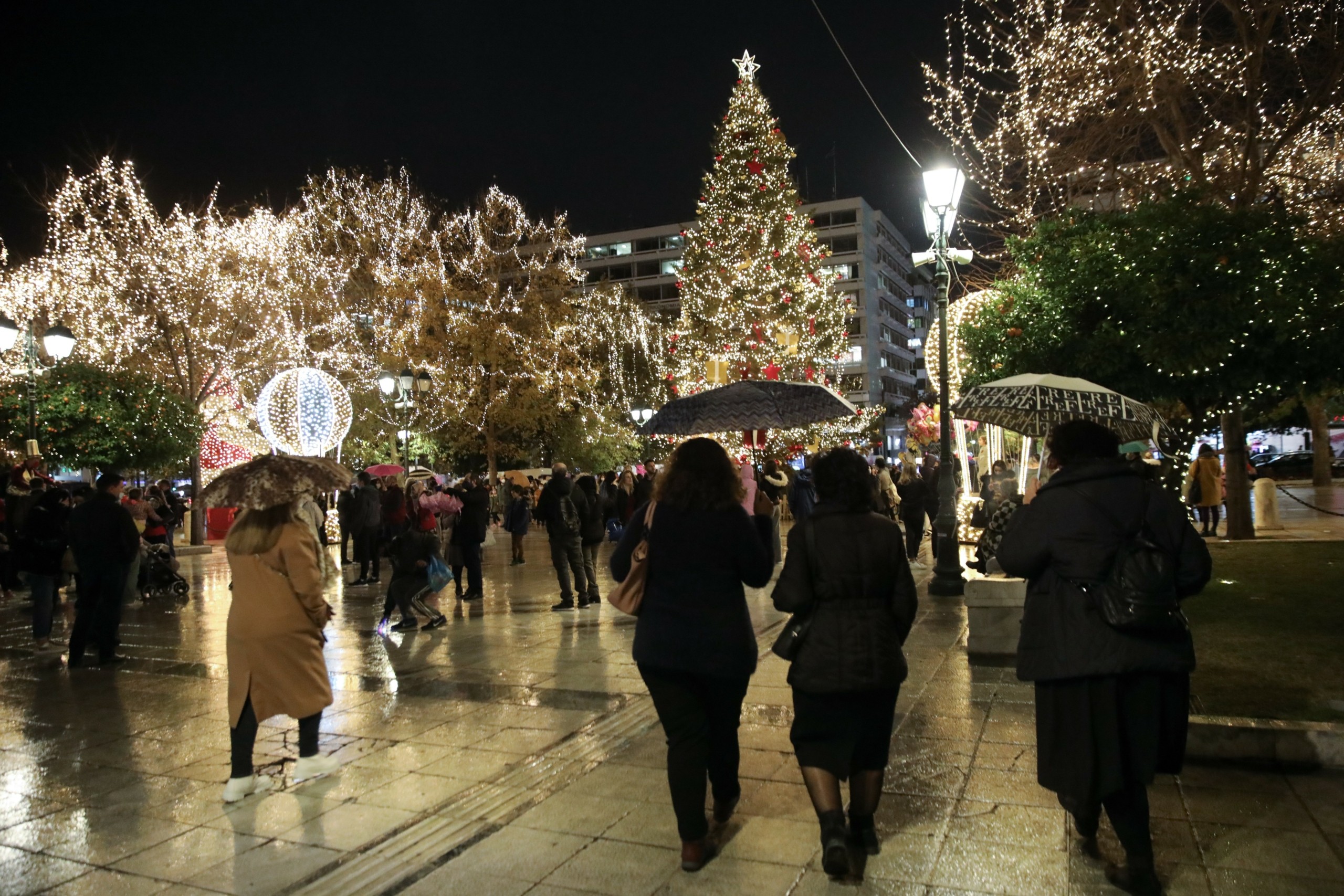 “H μετάλλαξη Όμικρον θα καθορίσει τις εξελίξεις”- Προς το παρόν δεν υπάρχει ενδεχόμενο lockdown (vid)
