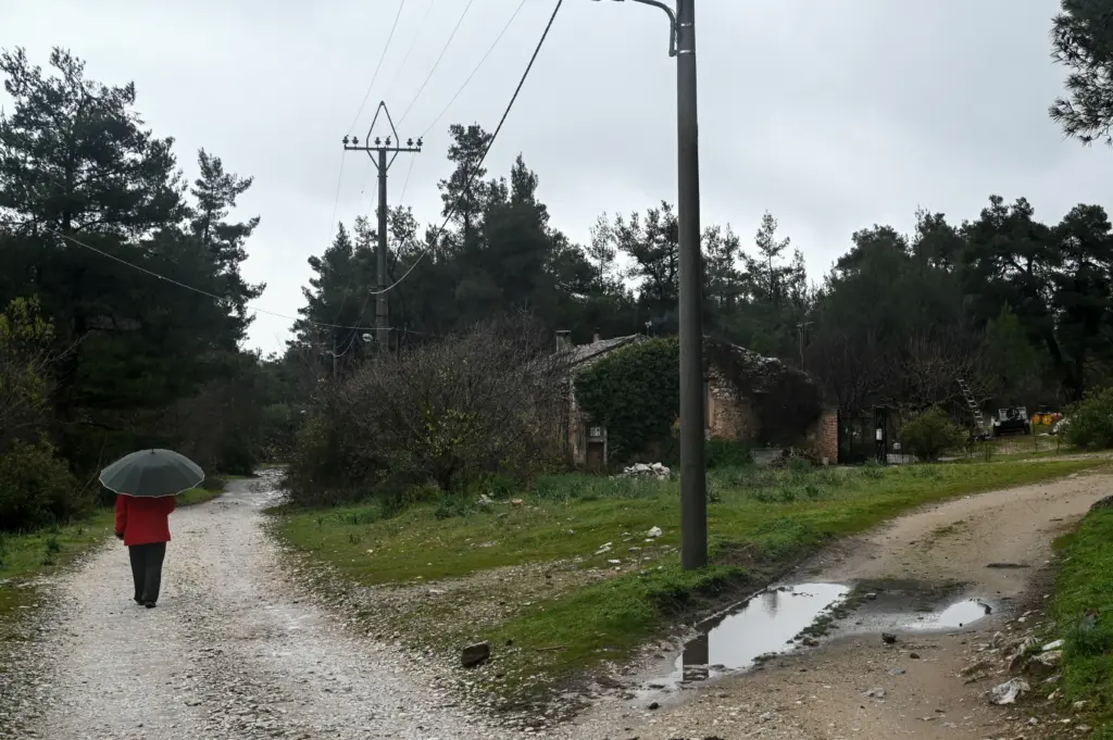 Βροχές και καταιγίδες την Τετάρτη – Δείτε πού θα βρέξει